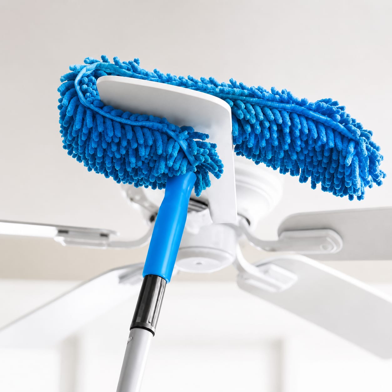Fan Duster - Microfiber And Plastic, Flexible Blue Design | Machine Washable, Foldable, Ideal For Home Appliance Cleaning